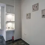 Newly Renovated 2-Bedroom Condo In Athens !