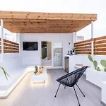 Acropolis View Luxury Studio With Jacuzzi