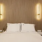 Elegant Minimal Studio In Kerameikos