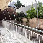 Cozy Apartment Near Stavros Niarchos Park