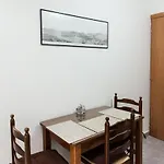 Cozy Apartment Near Stavros Niarchos Park