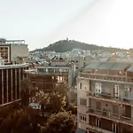Sunlit Suite With Jacuzzi & Acropolis View