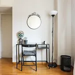 Homz Ah07 Top Floor 2-Bedroom Flat Near Kallimarmaro