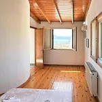Nice Apartment In Korfos, Korinthos With Wifi