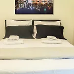 Fiλoξεnia In Gazi- Athens Center Apartment