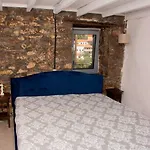 Caviro - Traditional Stone House In Chora