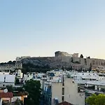 Acropolis Penthouse With 50Mbps Wifi