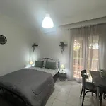 Istos Apartment 8
