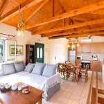 Villa Votsalo Desimi By Villa Plus