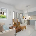 Albion, Cosy Two Storey Apartment, Stelida Naxos
