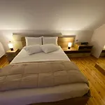 Andry'S Living 4 By 8Essentially