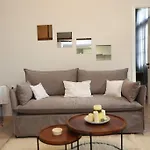 Efi Cozy Loft With Courtyard In Central Ermoupoli