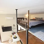 Efi Cozy Loft With Courtyard In Central Ermoupoli