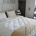 Christi & Paris Nest