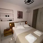 Andry'S Living 6 By 8Essentially