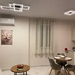 Andry'S Living 6 By 8Essentially