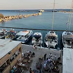 The Stonehouse At The Harbor