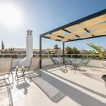 Adelos Maisonette Near Vouliagmeni Beach