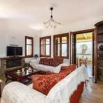 Villa Billia Cheerful 4 Bedroom Home W Ocean View