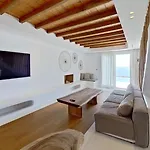 Ria Mar Villas & Suites By Live&Travel