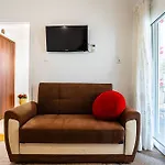 Elena'S Cozy & Central Nest