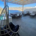 Droufakos' Home - Beachfront Lux 2Bd Apt. W. Views