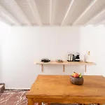 Eleanna'S Cycladic Home