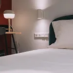 Modern And Cozy Apartment With Elegant Decor