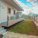Crystal Cherry Apartment