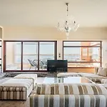 Exclusive Spacious Apartment With Expansive City Views - St8