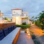 Navarino Captains Villa - Lux Private Pool Retreat