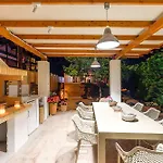 Navarino Captains Villa - Lux Private Pool Retreat