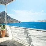 Manifesto Apartment I