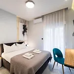 P Deluxe Suite2