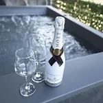 Aelia Jacuzzi Suite, The Luxury Suites