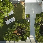 Relaxing House With Garden