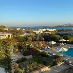 Sea Swell Villas At Santa Maria