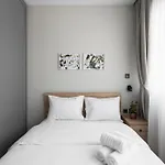 Avenue Studios & Apartments, Nilie Hospitality Mgmt