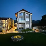 Olive & Sea Luxury Suites