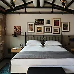 Not Hotel