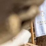 Tinosera Luxury Suites