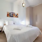 Sepolia Metro Station 1 Bdrm 4 Pers By Mps