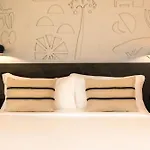 Domes Novos Santorini, Autograph Collection
