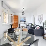 Vourkari, Modern Apartment Overlooking The Marina Of Vourkari