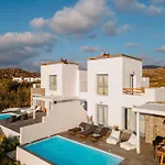 Maison Solea, Plaka