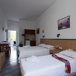 Budget Studios 50M From The Beach And Perissa Center