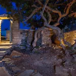 Ailouros Summer Hotel
