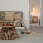 Hora Seaside Suites