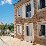 Neapolis Oasis - Lower House