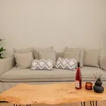 Vintage-Inspired 2Bdr Apt - 15' To Monastiraki